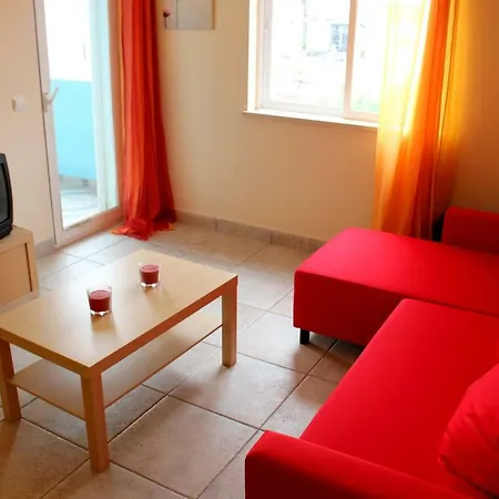 Ocean Bay Apartment *